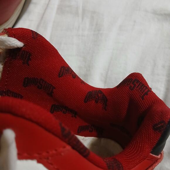 The Ohio State Men's 9 White Leather Red Contrast Low Ankle Sneaker AMAZING Sole - Picture 15 of 16